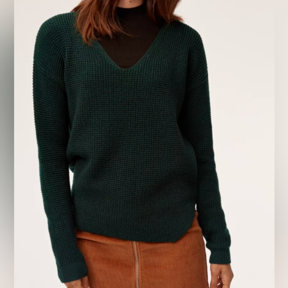 Aritzia Wilfred Free 100% Merino  Love V-Neck Sweater - Deep Green Old money  XS